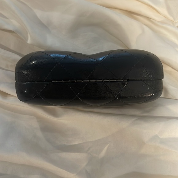 CHANEL - sunglass case - black 🖤 - Picture 5 of 6